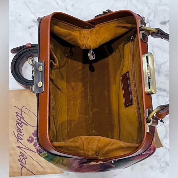 Patricia Nash Watercolor Butterfly Crossbody - Picture 9 of 9